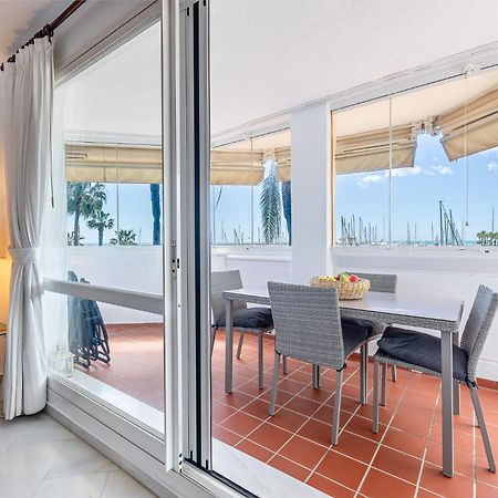 Holiday Rental Apartment Located In Puerto Marina With Sea Views, First Line Of Beach. Benalmadena Exterior photo