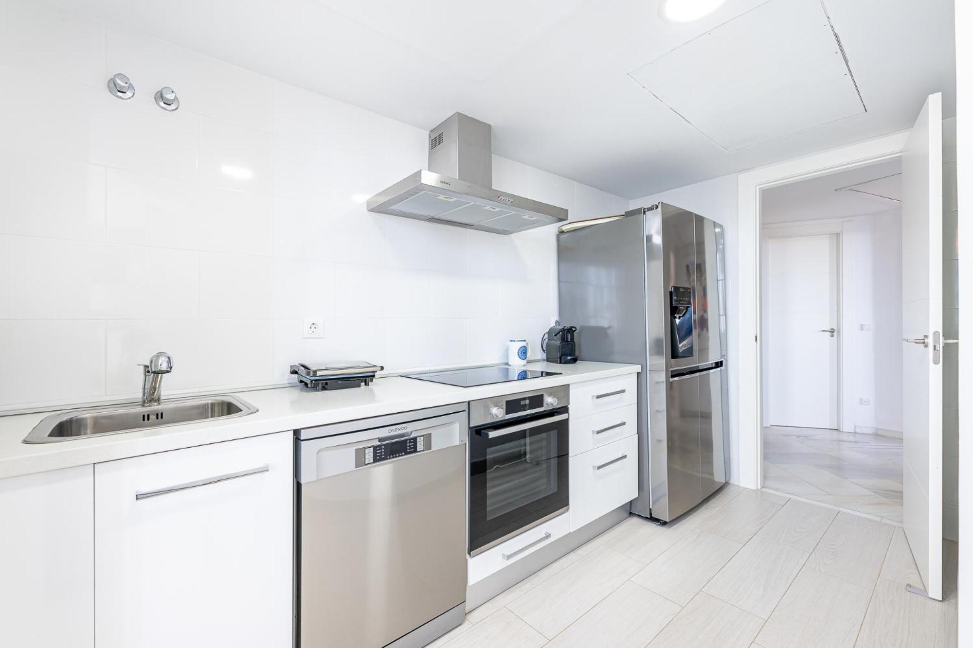 Holiday Rental Apartment Located In Puerto Marina With Sea Views, First Line Of Beach. Benalmadena Exterior photo