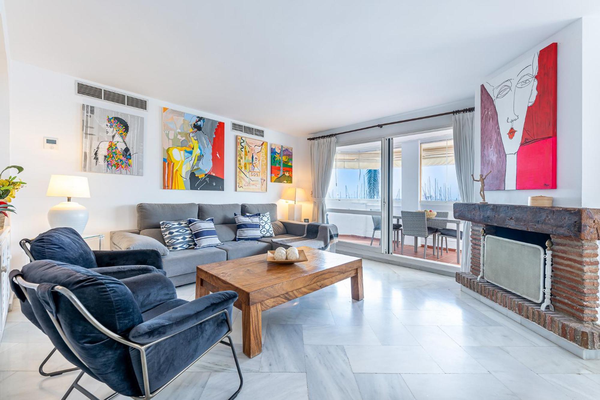 Holiday Rental Apartment Located In Puerto Marina With Sea Views, First Line Of Beach. Benalmadena Exterior photo