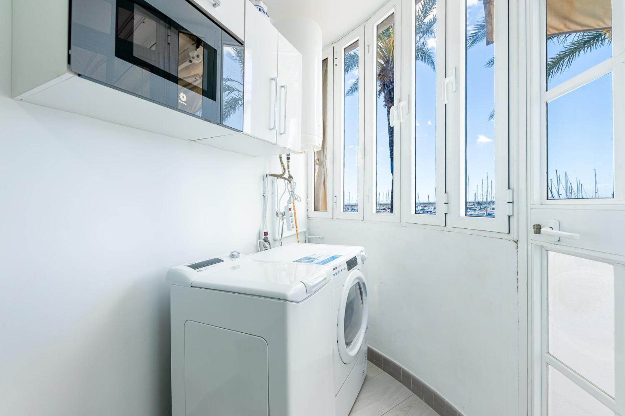 Holiday Rental Apartment Located In Puerto Marina With Sea Views, First Line Of Beach. Benalmadena Exterior photo