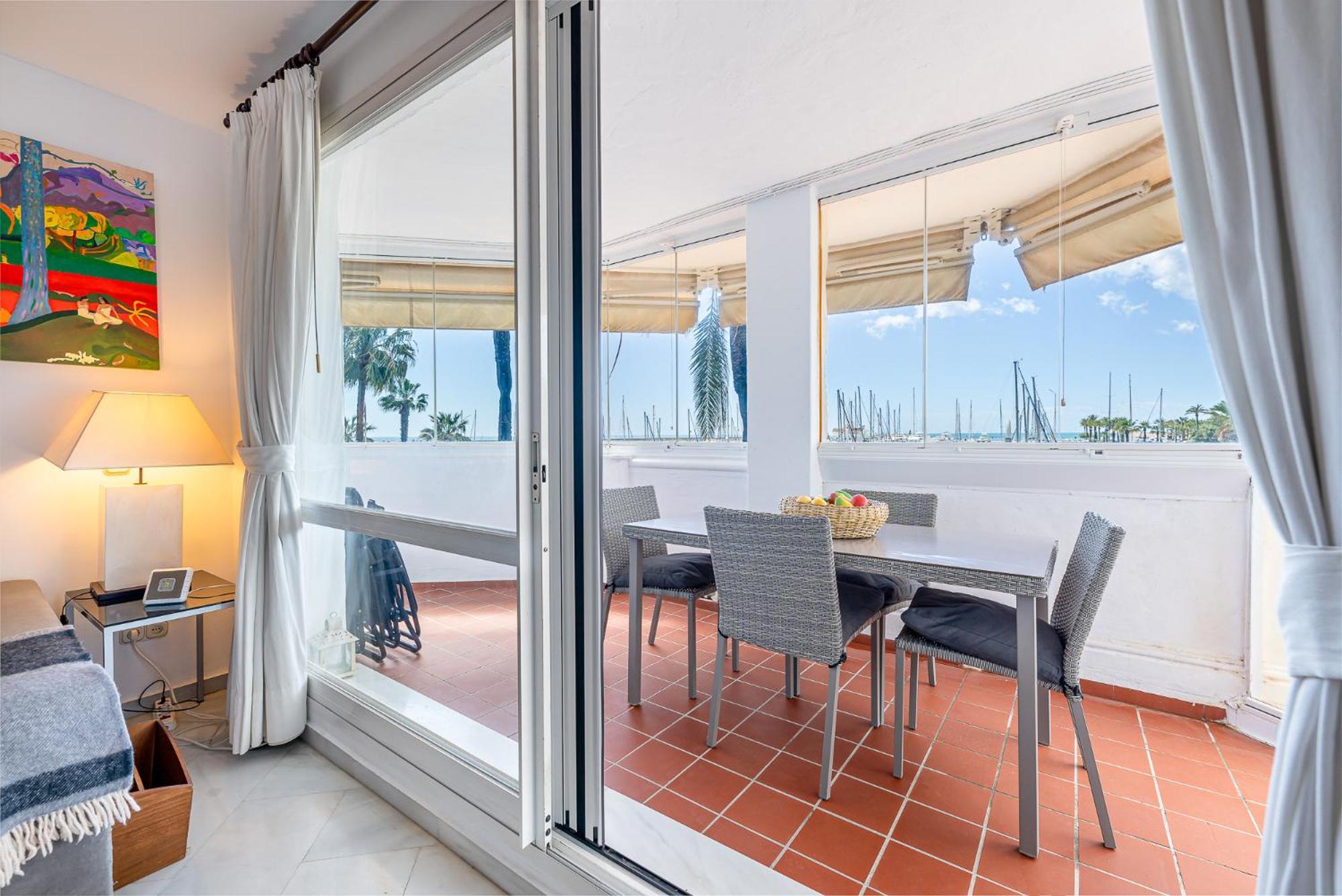 Holiday Rental Apartment Located In Puerto Marina With Sea Views, First Line Of Beach. Benalmadena Exterior photo