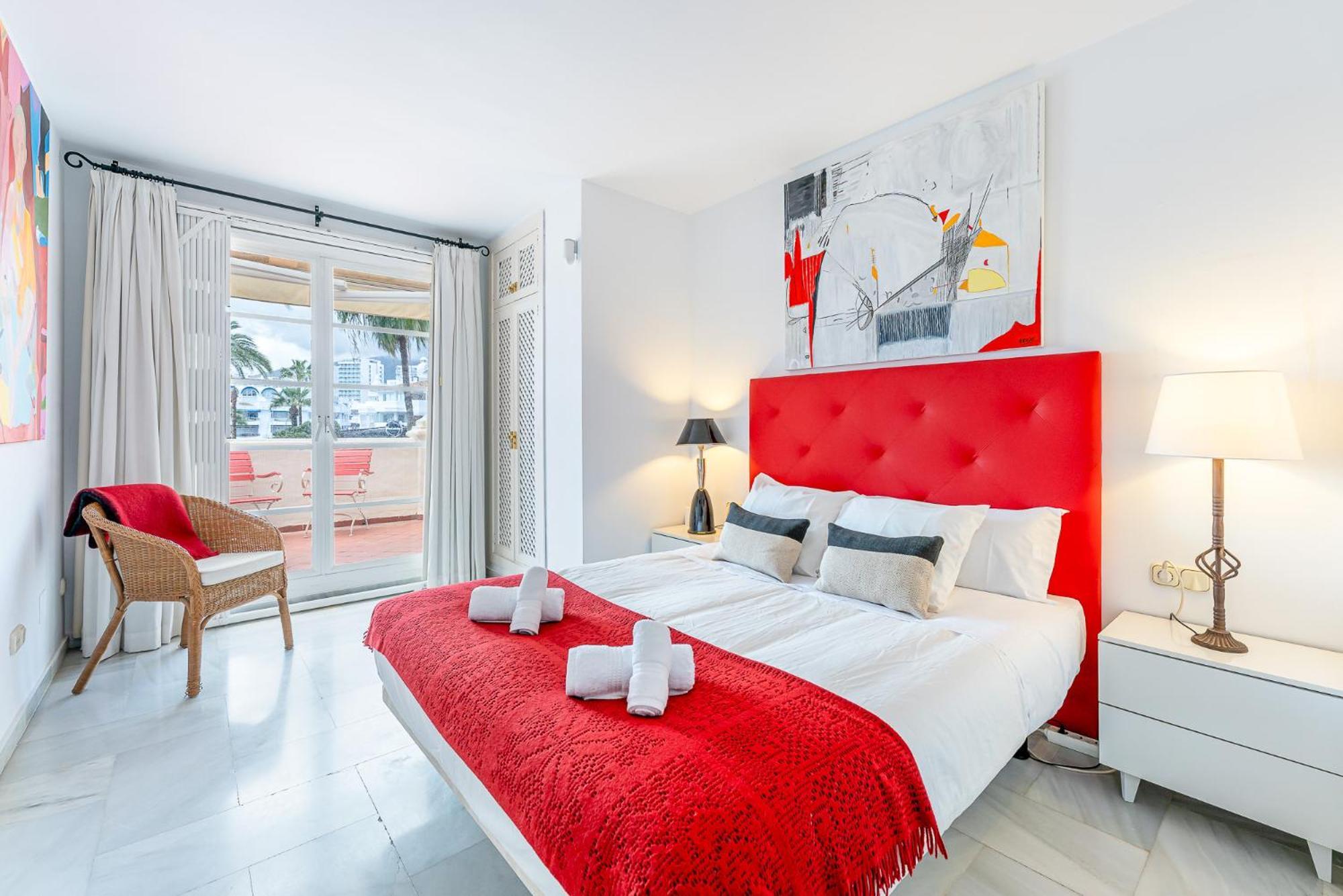 Holiday Rental Apartment Located In Puerto Marina With Sea Views, First Line Of Beach. Benalmadena Exterior photo