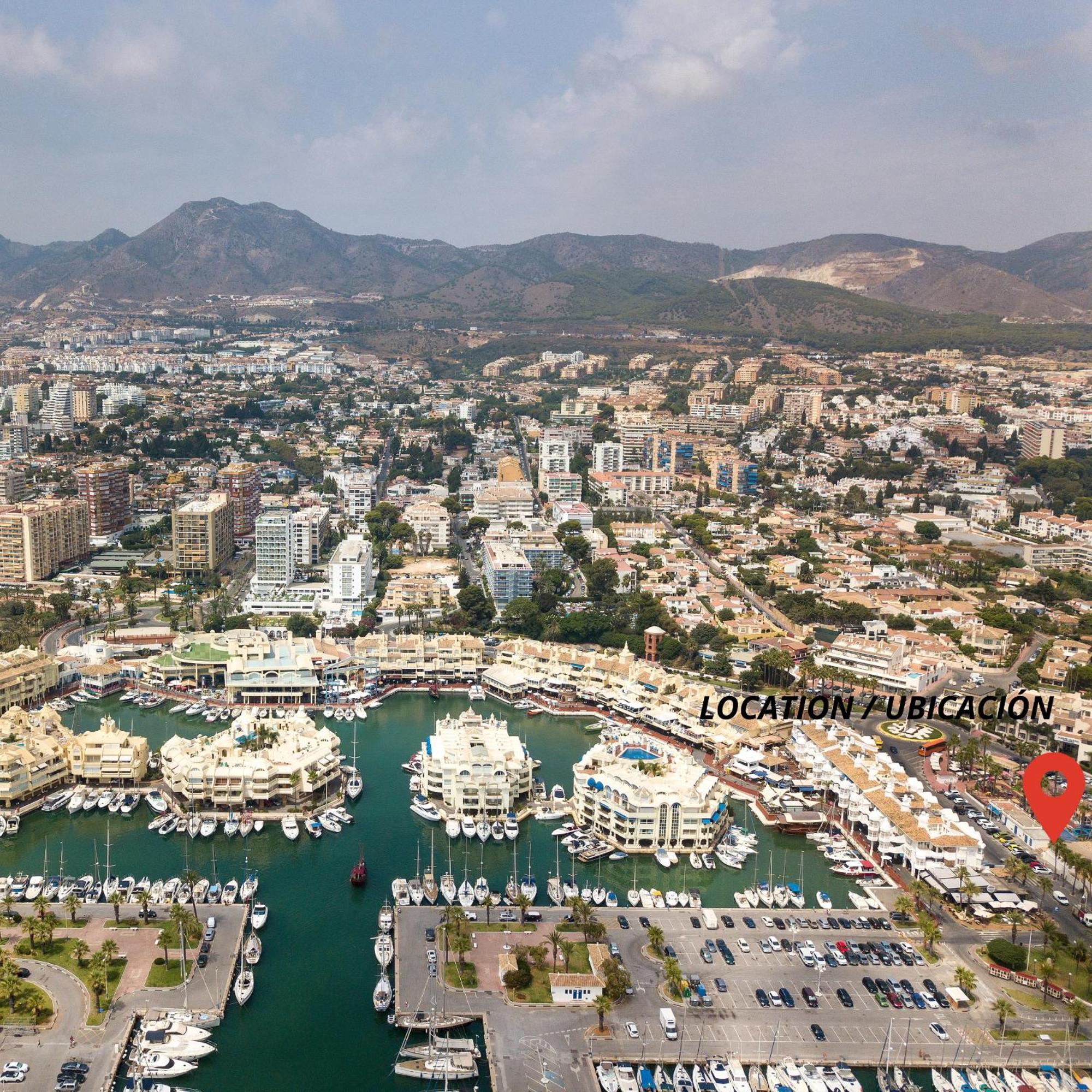 Holiday Rental Apartment Located In Puerto Marina With Sea Views, First Line Of Beach. Benalmadena Exterior photo